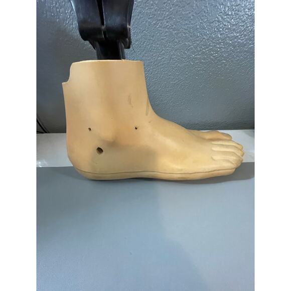 Ottobock Titan 4R52=5 Right Prosthetic Leg - Picture 2 of 11